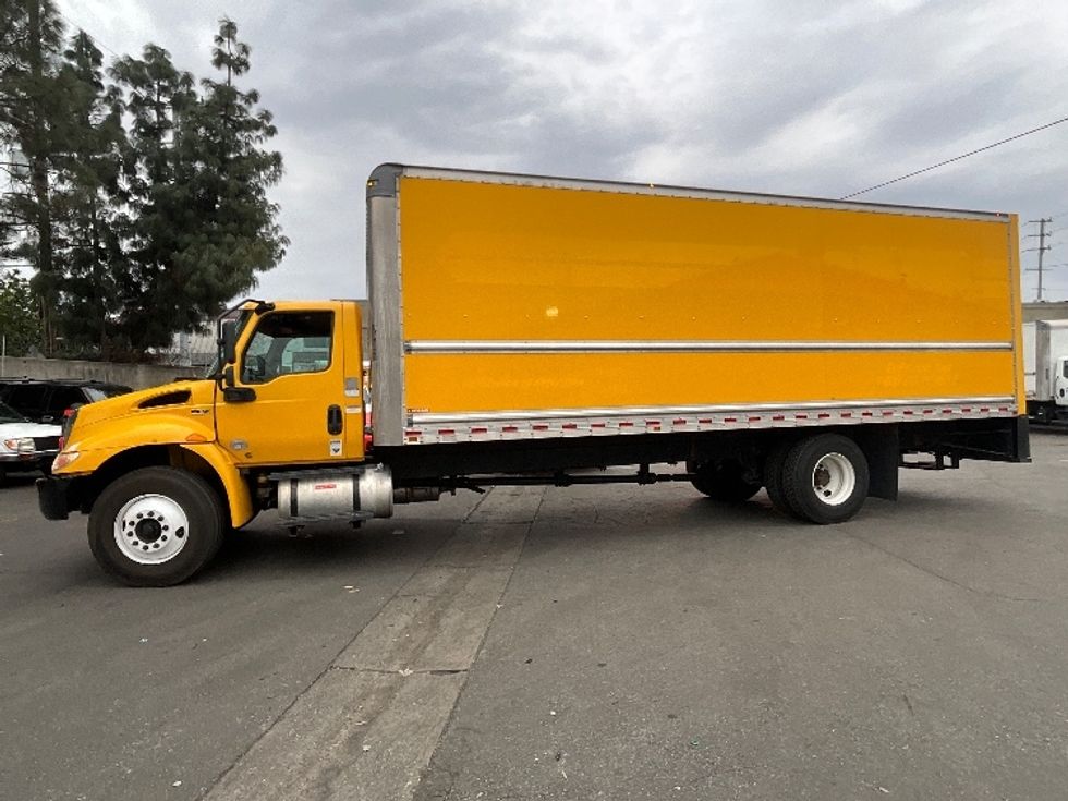 Medium Duty Box Truck-Light and Medium Duty Trucks-International-2021-MV607-Los Angeles-CA-236,634\n\t\tmiles-$ 37,500 - Image 4