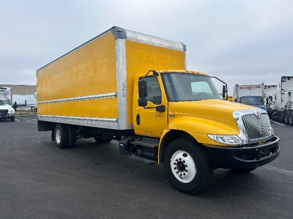 Medium Duty Box Truck-Light and Medium Duty Trucks-International-2021-MV607-Louisville-KY-192,237\n\t\tmiles-$ 43,500 - Image 1
