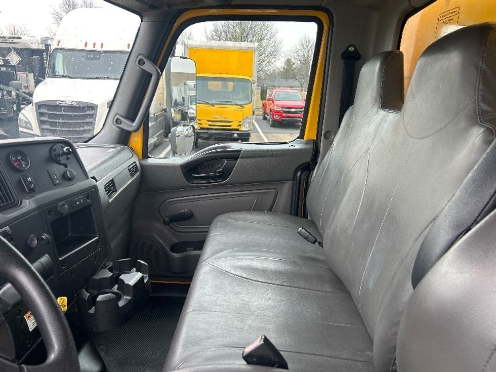 Medium Duty Box Truck-Light and Medium Duty Trucks-International-2021-MV607-Louisville-KY-192,237\n\t\tmiles-$ 43,500 - Image 19