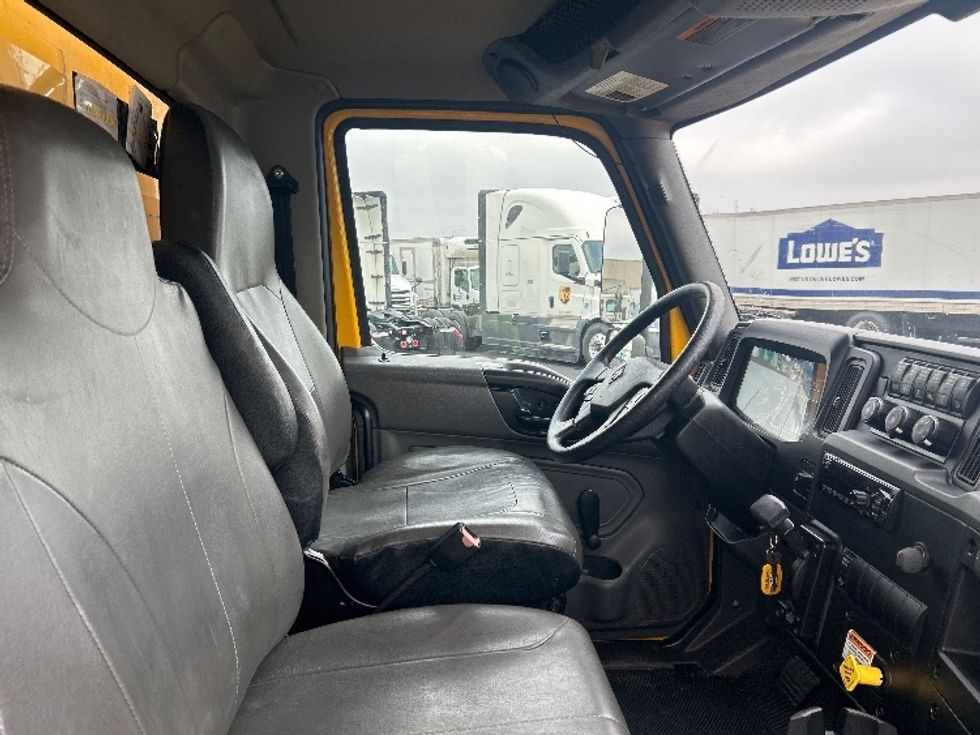 Medium Duty Box Truck-Light and Medium Duty Trucks-International-2021-MV607-Louisville-KY-192,237\n\t\tmiles-$ 43,500 - Image 22