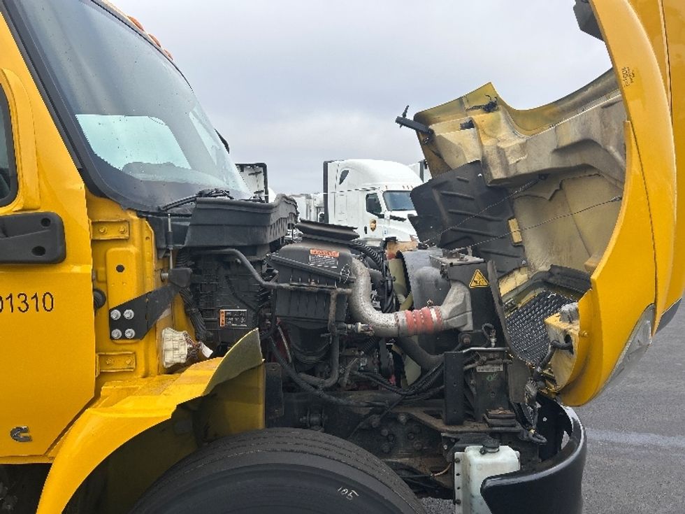 Medium Duty Box Truck-Light and Medium Duty Trucks-International-2021-MV607-Louisville-KY-192,237\n\t\tmiles-$ 43,500 - Image 23