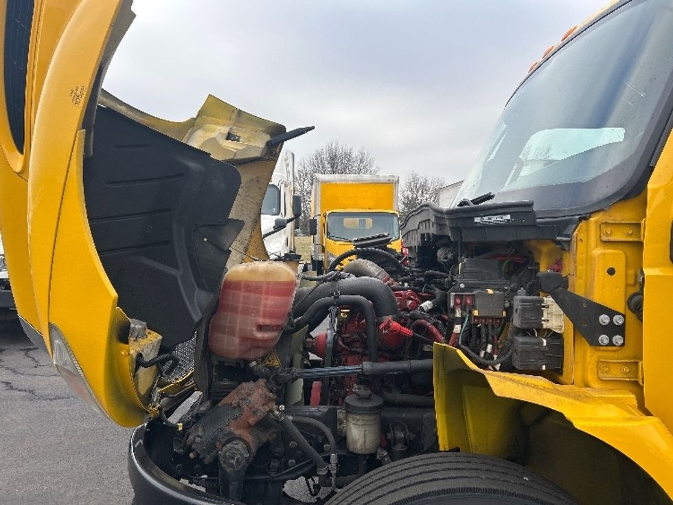 Medium Duty Box Truck-Light and Medium Duty Trucks-International-2021-MV607-Louisville-KY-192,237\n\t\tmiles-$ 43,500 - Image 24