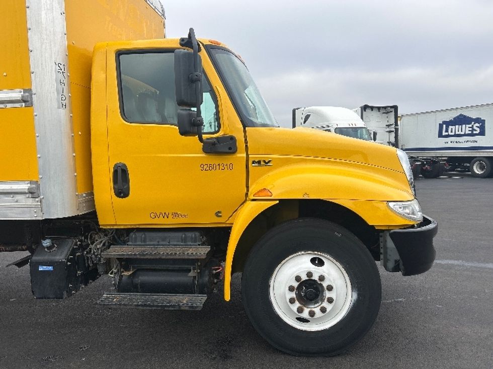 Medium Duty Box Truck-Light and Medium Duty Trucks-International-2021-MV607-Louisville-KY-192,237\n\t\tmiles-$ 43,500 - Image 26