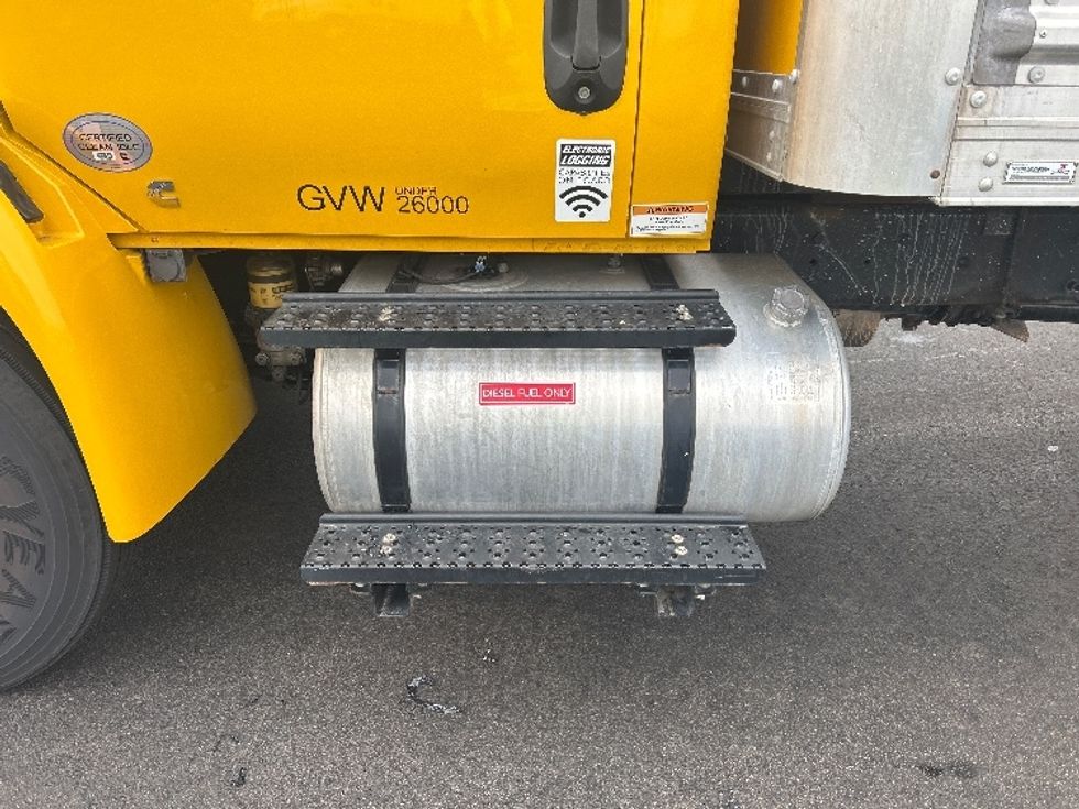 Medium Duty Box Truck-Light and Medium Duty Trucks-International-2021-MV607-Louisville-KY-192,237\n\t\tmiles-$ 43,500 - Image 29