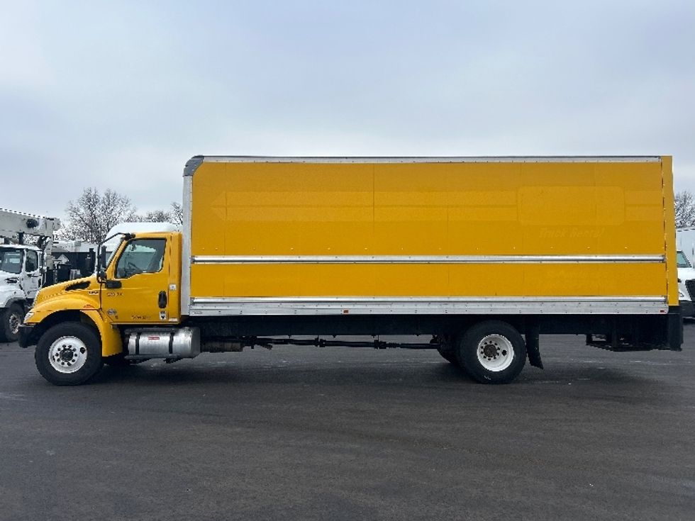 Medium Duty Box Truck-Light and Medium Duty Trucks-International-2021-MV607-Louisville-KY-192,237\n\t\tmiles-$ 43,500 - Image 4