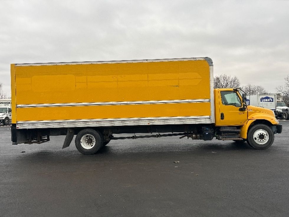 Medium Duty Box Truck-Light and Medium Duty Trucks-International-2021-MV607-Louisville-KY-216,923\n\t\tmiles-$ 39,750 - Image 15