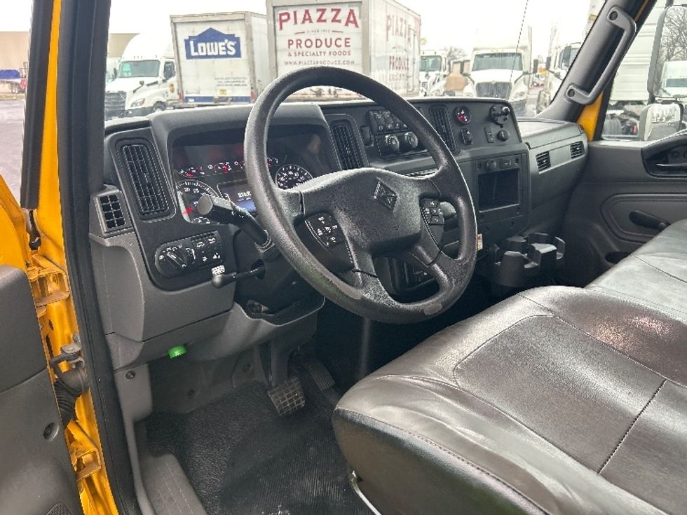 Medium Duty Box Truck-Light and Medium Duty Trucks-International-2021-MV607-Louisville-KY-216,923\n\t\tmiles-$ 39,750 - Image 17