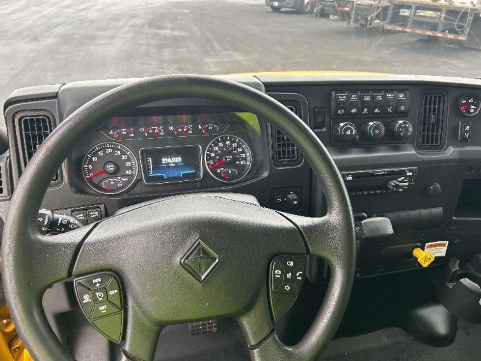 Medium Duty Box Truck-Light and Medium Duty Trucks-International-2021-MV607-Louisville-KY-216,923\n\t\tmiles-$ 39,750 - Image 18