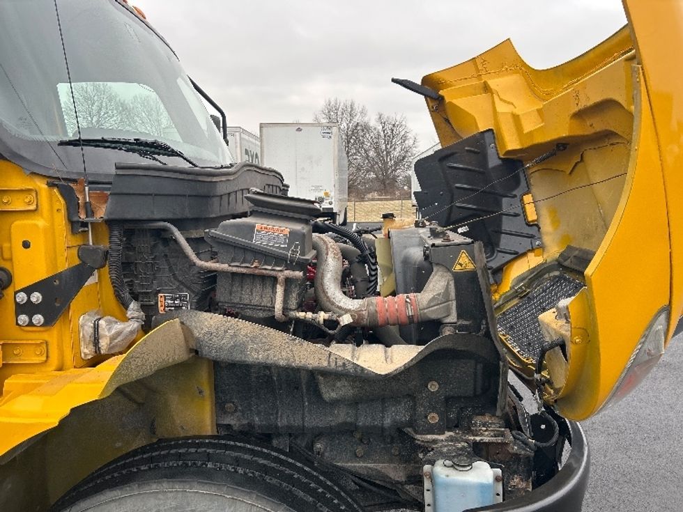 Medium Duty Box Truck-Light and Medium Duty Trucks-International-2021-MV607-Louisville-KY-216,923\n\t\tmiles-$ 39,750 - Image 23