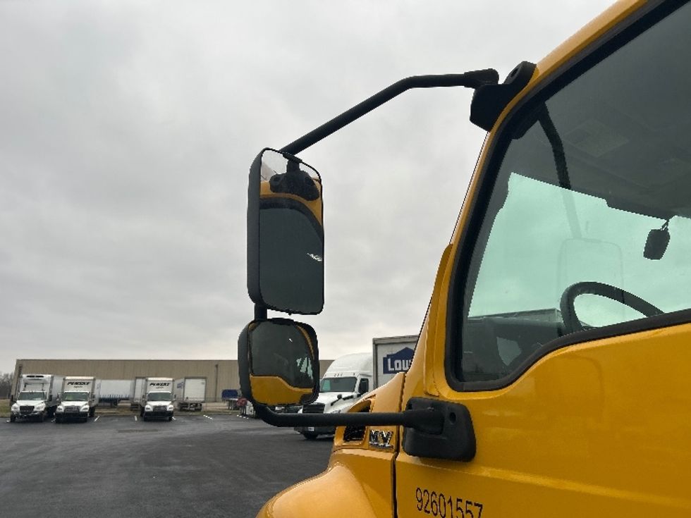 Medium Duty Box Truck-Light and Medium Duty Trucks-International-2021-MV607-Louisville-KY-216,923\n\t\tmiles-$ 39,750 - Image 25