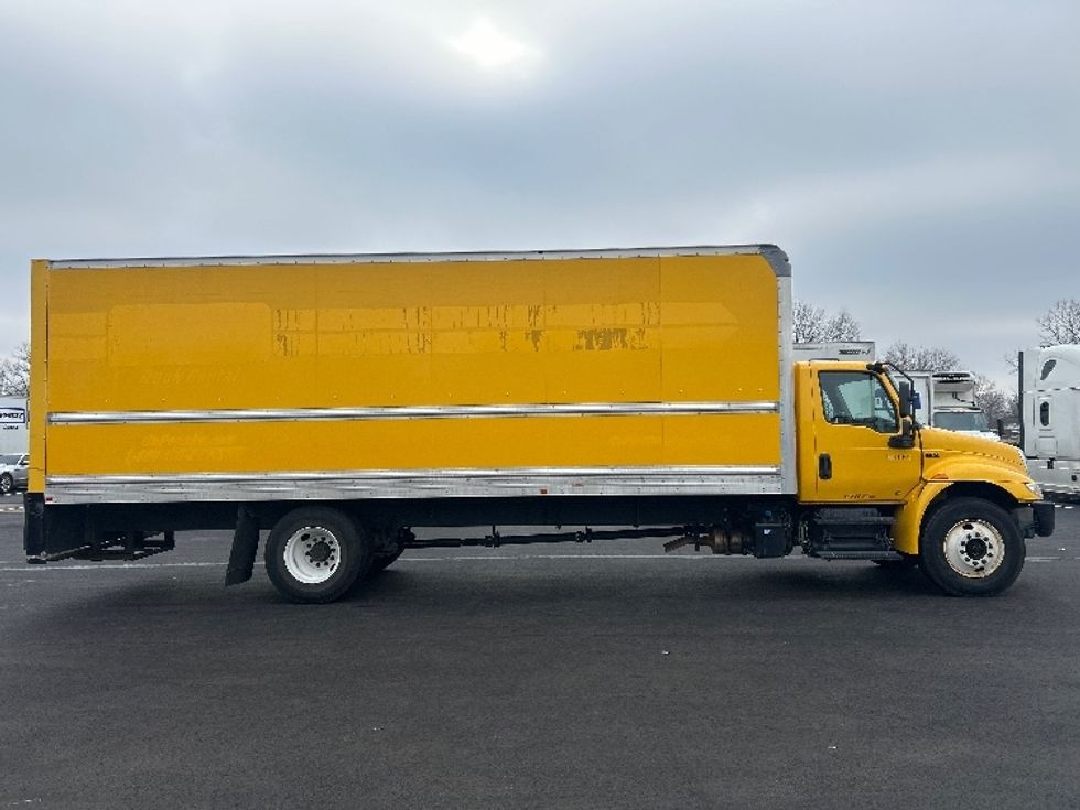 Medium Duty Box Truck-Light and Medium Duty Trucks-International-2021-MV607-Louisville-KY-225,254\n\t\tmiles-$ 38,500 - Image 15