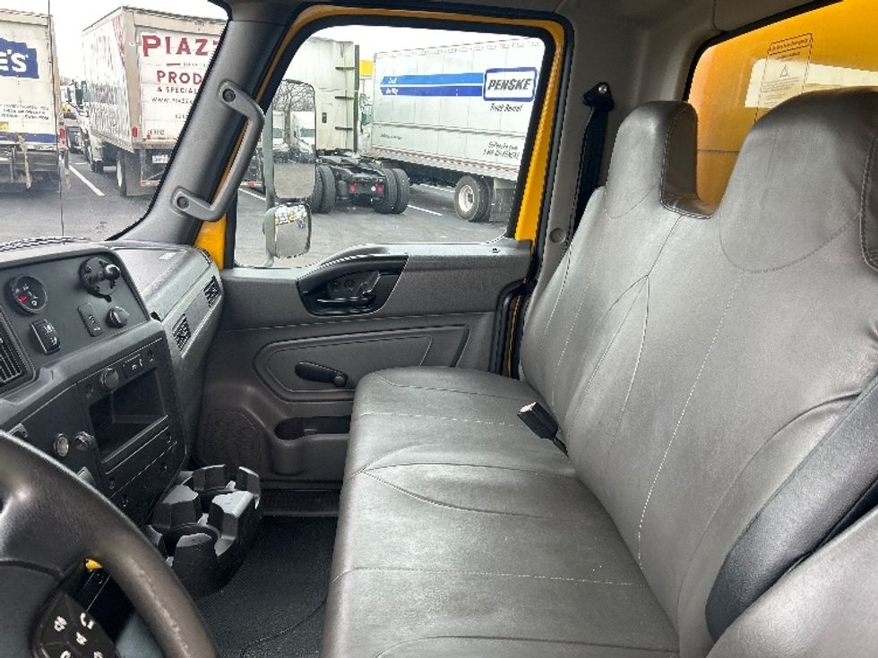 Medium Duty Box Truck-Light and Medium Duty Trucks-International-2021-MV607-Louisville-KY-225,254\n\t\tmiles-$ 38,500 - Image 19