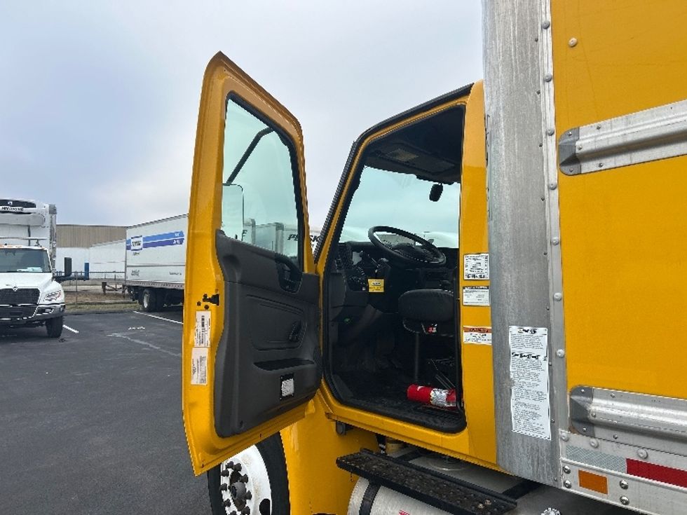 Medium Duty Box Truck-Light and Medium Duty Trucks-International-2021-MV607-Louisville-KY-233,244\n\t\tmiles-$ 37,500 - Image 16