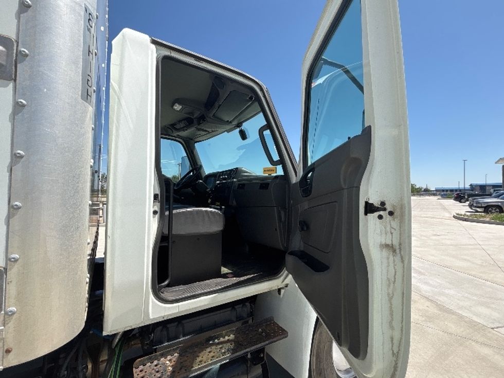 Medium Duty Box Truck-Light and Medium Duty Trucks-International-2021-MV607-Loveland-CO-123,616\n\t\tmiles-$ 64,000 - Image 20