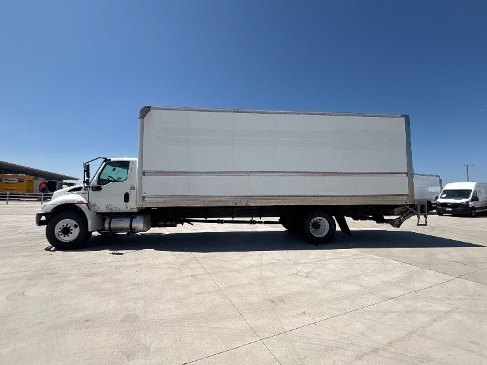 Medium Duty Box Truck-Light and Medium Duty Trucks-International-2021-MV607-Loveland-CO-123,616\n\t\tmiles-$ 64,000 - Image 4