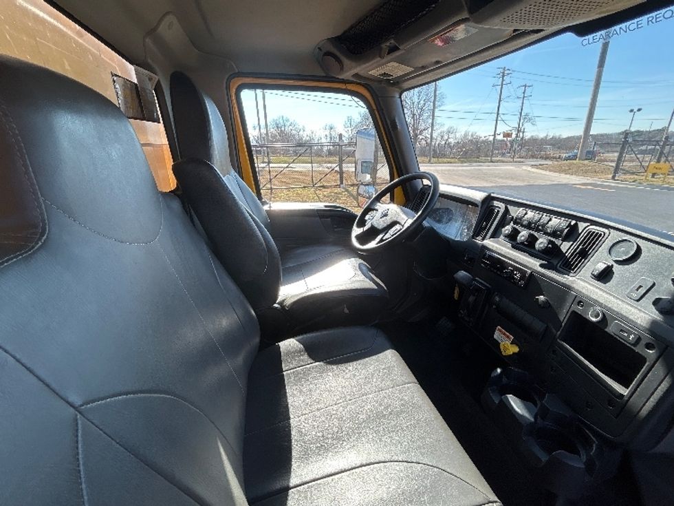 Medium Duty Box Truck-Light and Medium Duty Trucks-International-2021-MV607-Lowell-AR-197,981\n\t\tmiles-$ 42,500 - Image 20