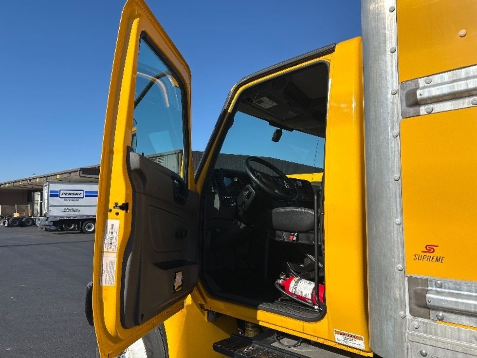 Medium Duty Box Truck-Light and Medium Duty Trucks-International-2021-MV607-Lowell-AR-204,522\n\t\tmiles-$ 41,500 - Image 15