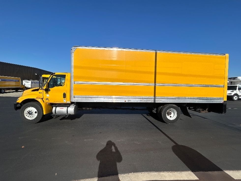 Medium Duty Box Truck-Light and Medium Duty Trucks-International-2021-MV607-Lowell-AR-204,522\n\t\tmiles-$ 41,500 - Image 4