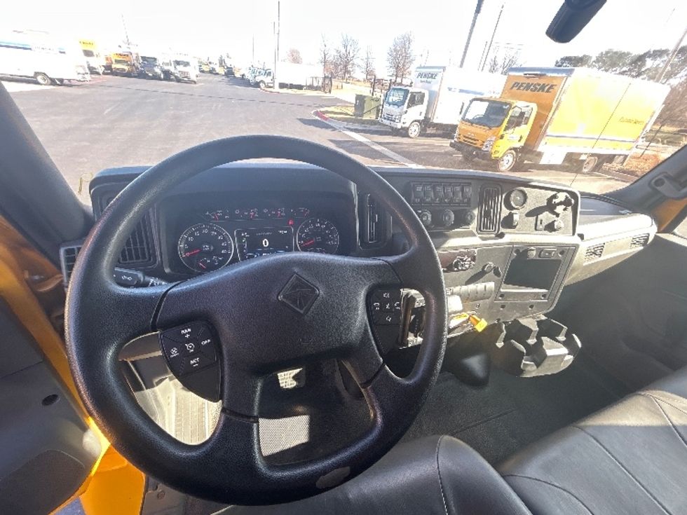 Medium Duty Box Truck-Light and Medium Duty Trucks-International-2021-MV607-Lowell-AR-233,142\n\t\tmiles-$ 37,500 - Image 17