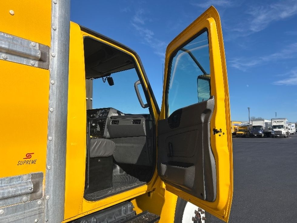 Medium Duty Box Truck-Light and Medium Duty Trucks-International-2021-MV607-Lowell-AR-233,142\n\t\tmiles-$ 37,500 - Image 19