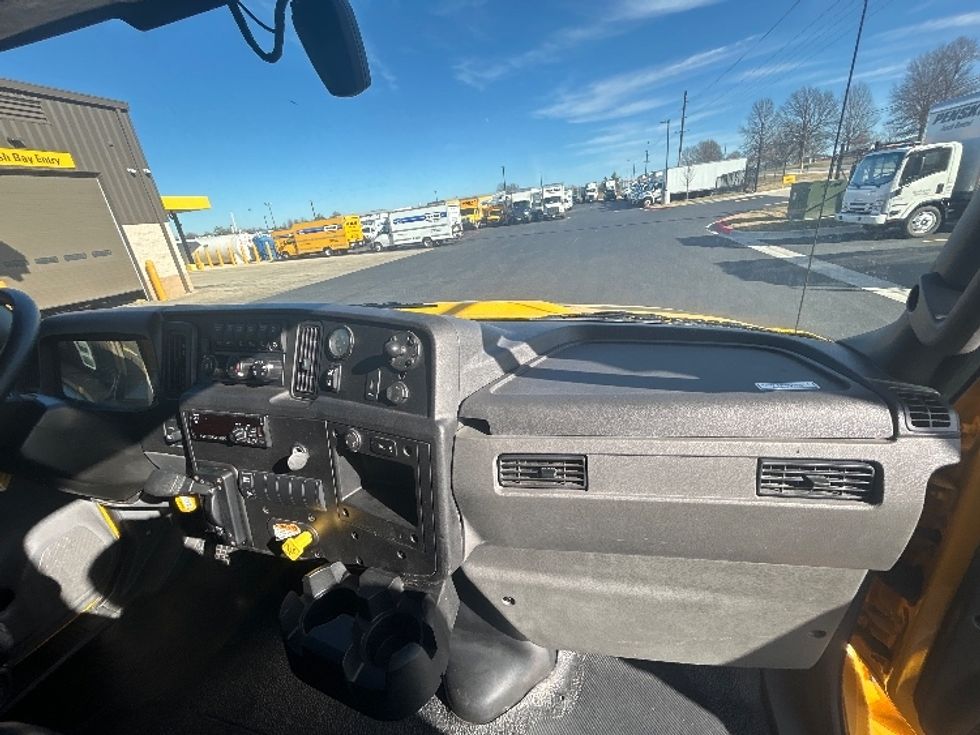 Medium Duty Box Truck-Light and Medium Duty Trucks-International-2021-MV607-Lowell-AR-233,142\n\t\tmiles-$ 37,500 - Image 20