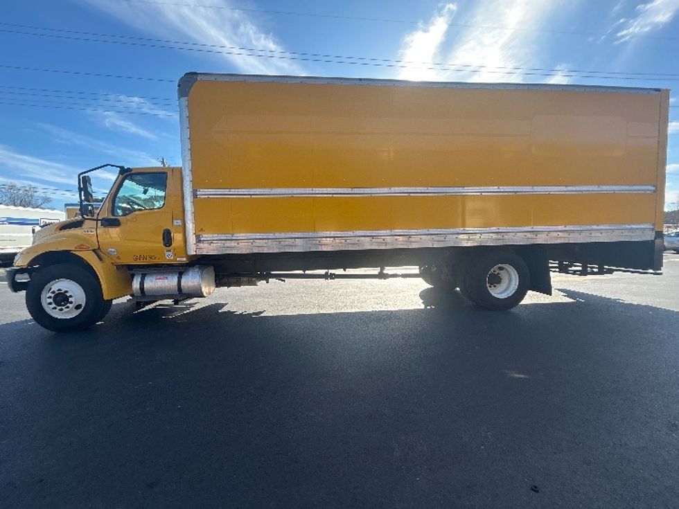 Medium Duty Box Truck-Light and Medium Duty Trucks-International-2021-MV607-Lowell-AR-233,142\n\t\tmiles-$ 37,500 - Image 4