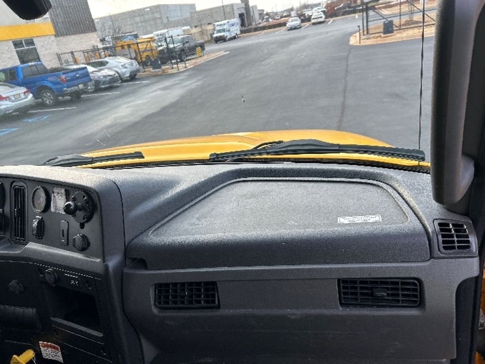 Medium Duty Box Truck-Light and Medium Duty Trucks-International-2021-MV607-Madison-AL-178,313\n\t\tmiles-$ 48,500 - Image 21