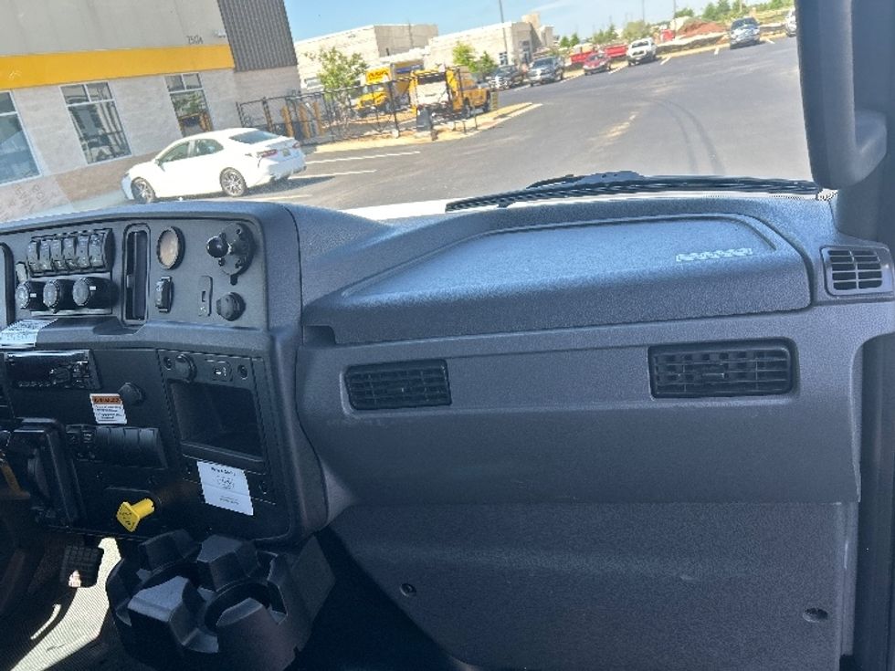 Medium Duty Box Truck-Light and Medium Duty Trucks-International-2021-MV607-Madison-AL-198,454\n\t\tmiles-$ 54,750 - Image 21