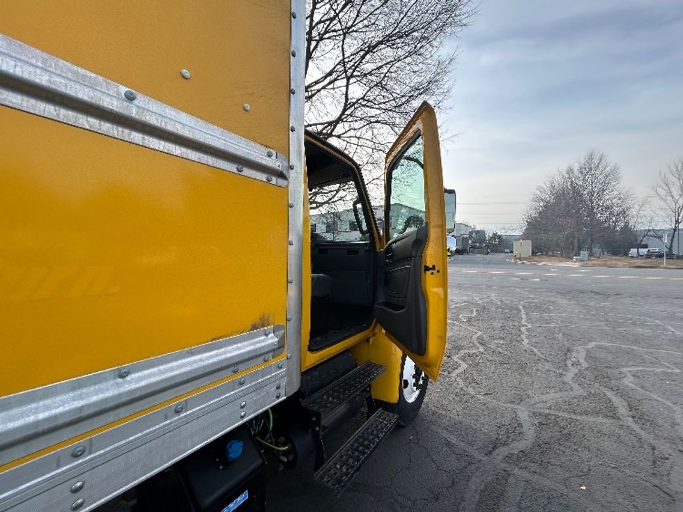 Medium Duty Box Truck-Light and Medium Duty Trucks-International-2021-MV607-Manassas-VA-220,043\n\t\tmiles-$ 37,750 - Image 18