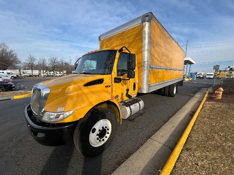 Medium Duty Box Truck-Light and Medium Duty Trucks-International-2021-MV607-Manassas-VA-220,043\n\t\tmiles-$ 37,750 - Image 2