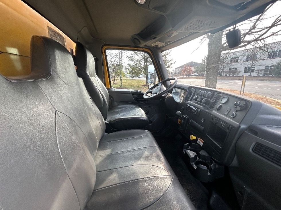Medium Duty Box Truck-Light and Medium Duty Trucks-International-2021-MV607-Manassas-VA-220,043\n\t\tmiles-$ 37,750 - Image 20