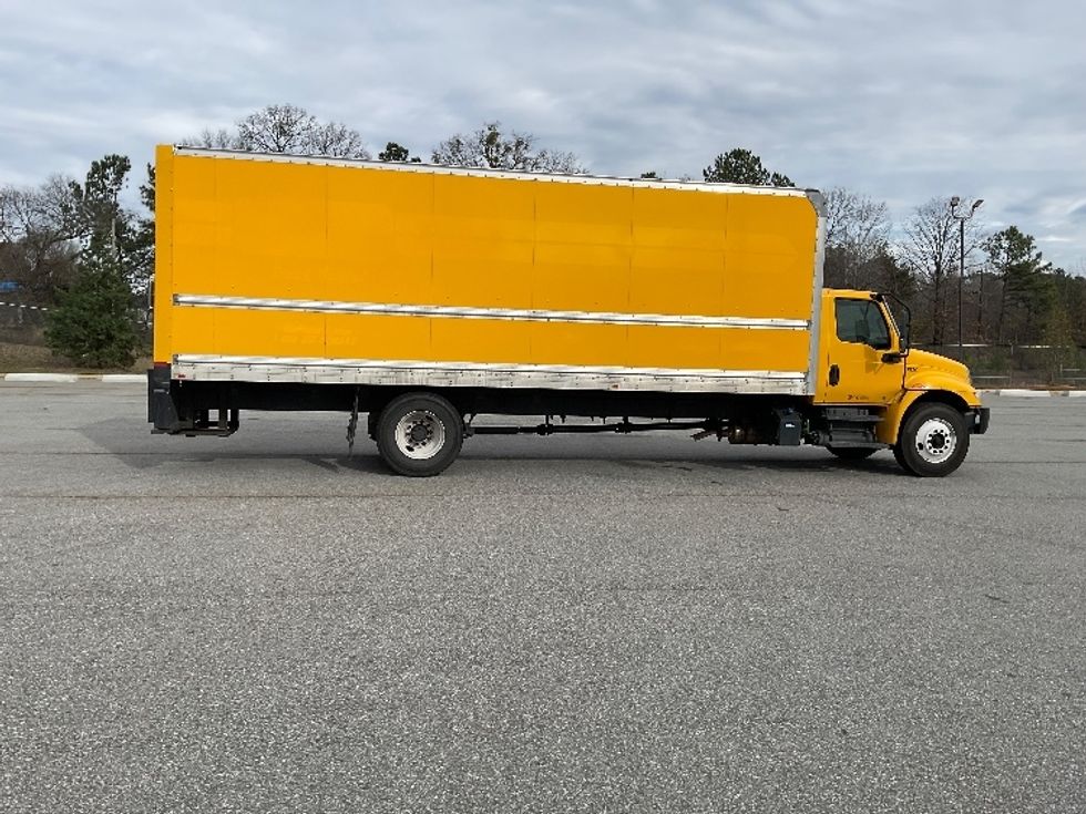 Medium Duty Box Truck-Light and Medium Duty Trucks-International-2021-MV607-Mcdonough-GA-203,741\n\t\tmiles-$ 44,500 - Image 14