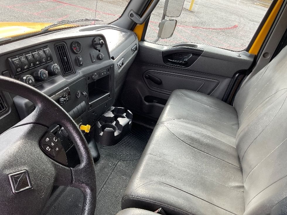 Medium Duty Box Truck-Light and Medium Duty Trucks-International-2021-MV607-Mcdonough-GA-203,741\n\t\tmiles-$ 44,500 - Image 17