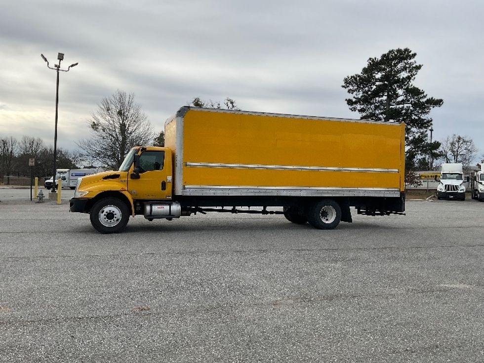 Medium Duty Box Truck-Light and Medium Duty Trucks-International-2021-MV607-Mcdonough-GA-203,741\n\t\tmiles-$ 44,500 - Image 3