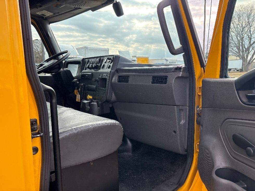 Medium Duty Box Truck-Light and Medium Duty Trucks-International-2021-MV607-Mebane-NC-142,884\n\t\tmiles-$ 52,000 - Image 19