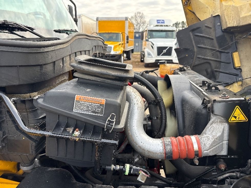 Medium Duty Box Truck-Light and Medium Duty Trucks-International-2021-MV607-Mebane-NC-142,884\n\t\tmiles-$ 52,000 - Image 22