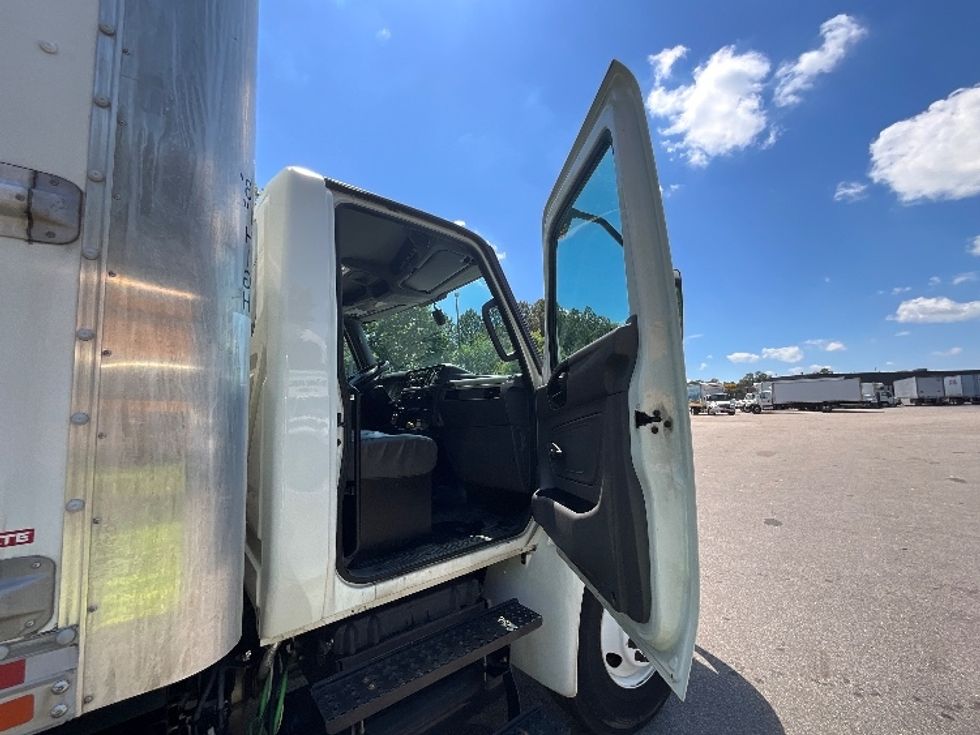 Medium Duty Box Truck-Light and Medium Duty Trucks-International-2021-MV607-Mebane-NC-142,925\n\t\tmiles-$ 63,250 - Image 20