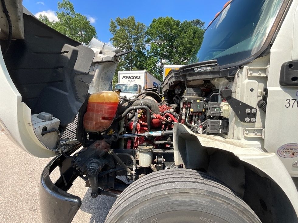 Medium Duty Box Truck-Light and Medium Duty Trucks-International-2021-MV607-Mebane-NC-142,925\n\t\tmiles-$ 63,250 - Image 24