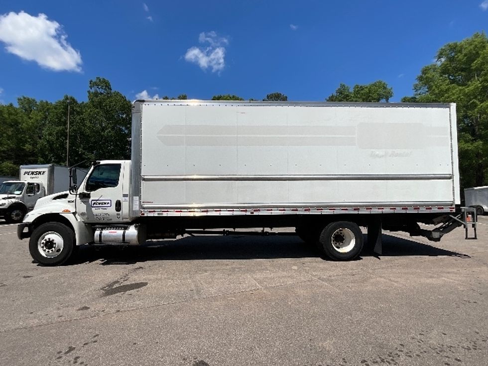Medium Duty Box Truck-Light and Medium Duty Trucks-International-2021-MV607-Mebane-NC-142,925\n\t\tmiles-$ 63,250 - Image 4