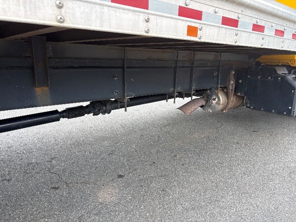 Medium Duty Box Truck-Light and Medium Duty Trucks-International-2021-MV607-Mebane-NC-168,456\n\t\tmiles-$ 38,250 - Image 13