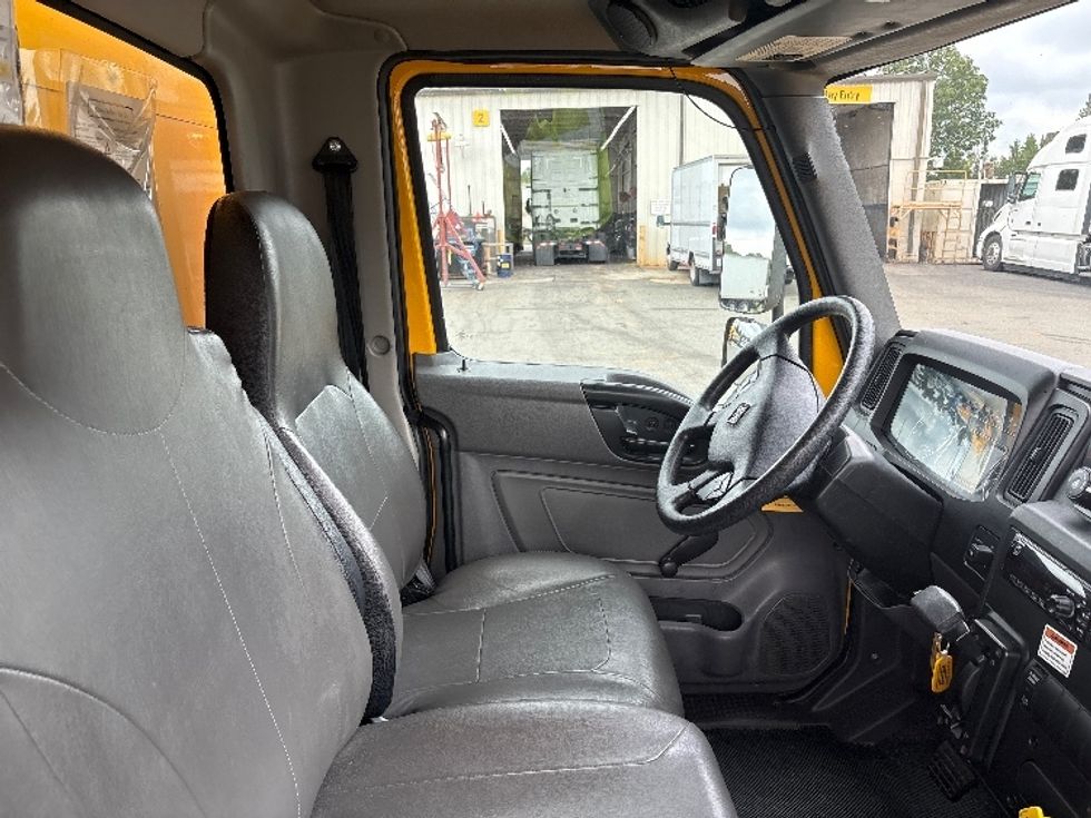 Medium Duty Box Truck-Light and Medium Duty Trucks-International-2021-MV607-Mebane-NC-168,456\n\t\tmiles-$ 38,250 - Image 21