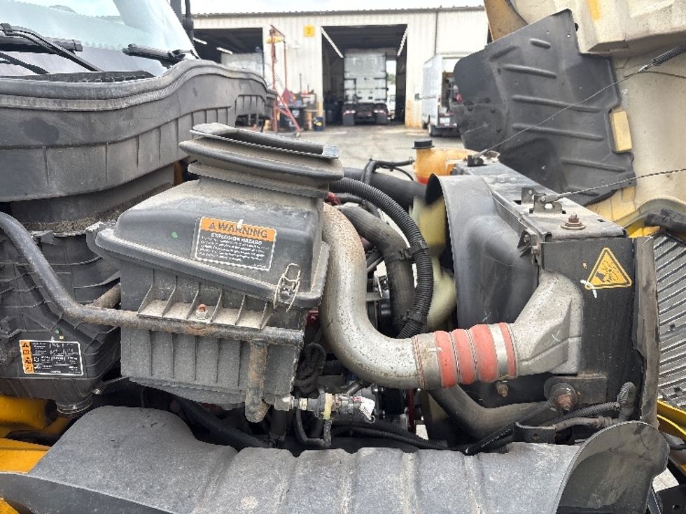 Medium Duty Box Truck-Light and Medium Duty Trucks-International-2021-MV607-Mebane-NC-168,456\n\t\tmiles-$ 38,250 - Image 22