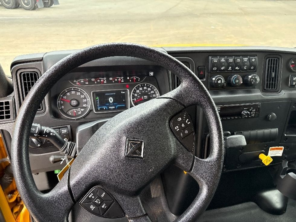 Medium Duty Box Truck-Light and Medium Duty Trucks-International-2021-MV607-Mebane-NC-170,416\n\t\tmiles-$ 41,250 - Image 17