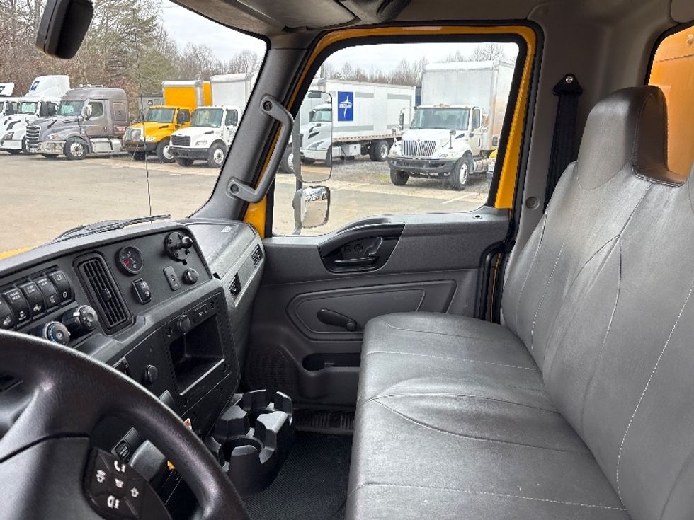 Medium Duty Box Truck-Light and Medium Duty Trucks-International-2021-MV607-Mebane-NC-170,416\n\t\tmiles-$ 41,250 - Image 18