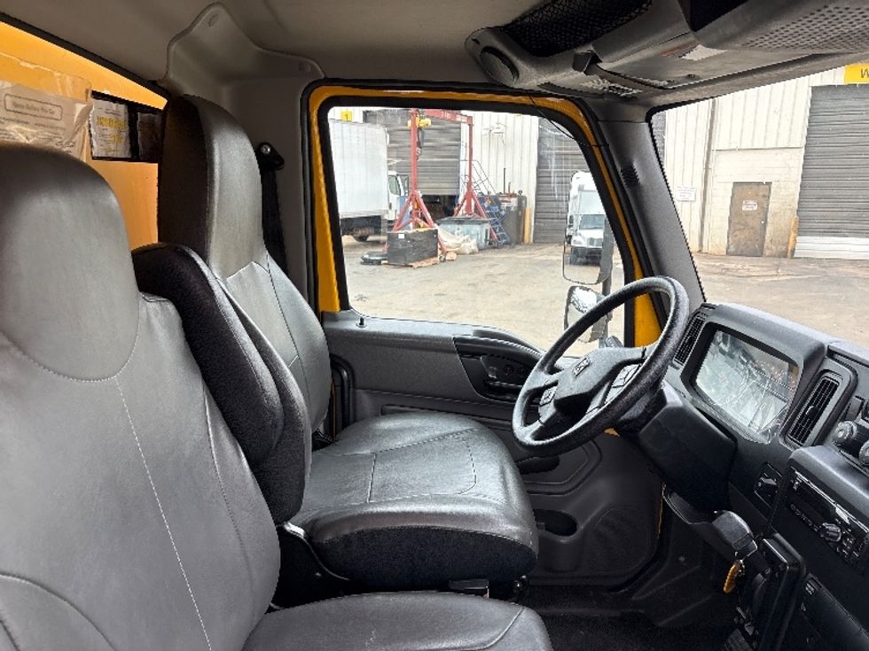 Medium Duty Box Truck-Light and Medium Duty Trucks-International-2021-MV607-Mebane-NC-170,416\n\t\tmiles-$ 41,250 - Image 21