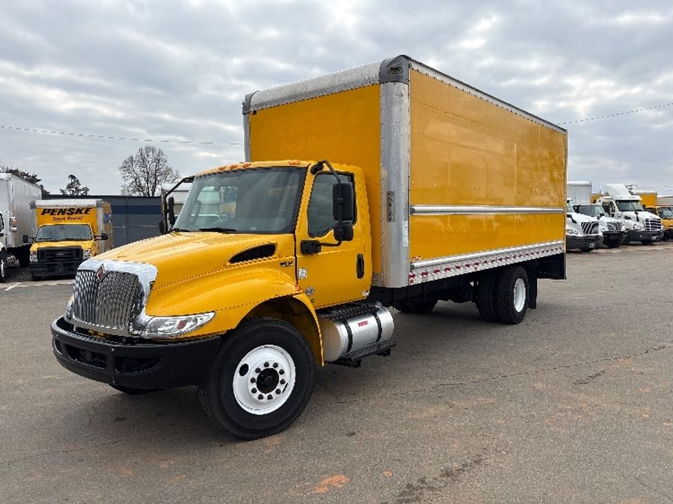Medium Duty Box Truck-Light and Medium Duty Trucks-International-2021-MV607-Mebane-NC-170,416\n\t\tmiles-$ 41,250 - Image 3
