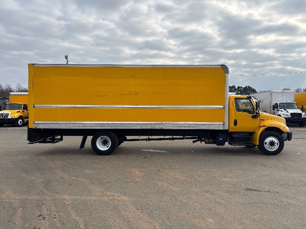 Medium Duty Box Truck-Light and Medium Duty Trucks-International-2021-MV607-Mebane-NC-170,637\n\t\tmiles-$ 47,750 - Image 14