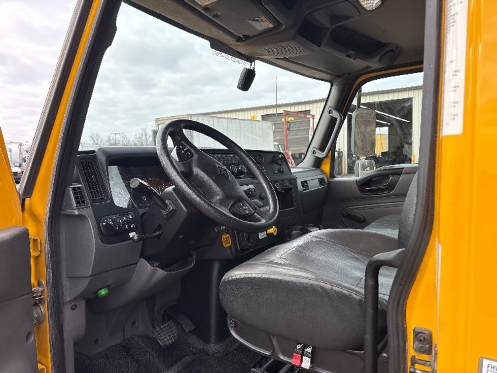 Medium Duty Box Truck-Light and Medium Duty Trucks-International-2021-MV607-Mebane-NC-170,637\n\t\tmiles-$ 47,750 - Image 15