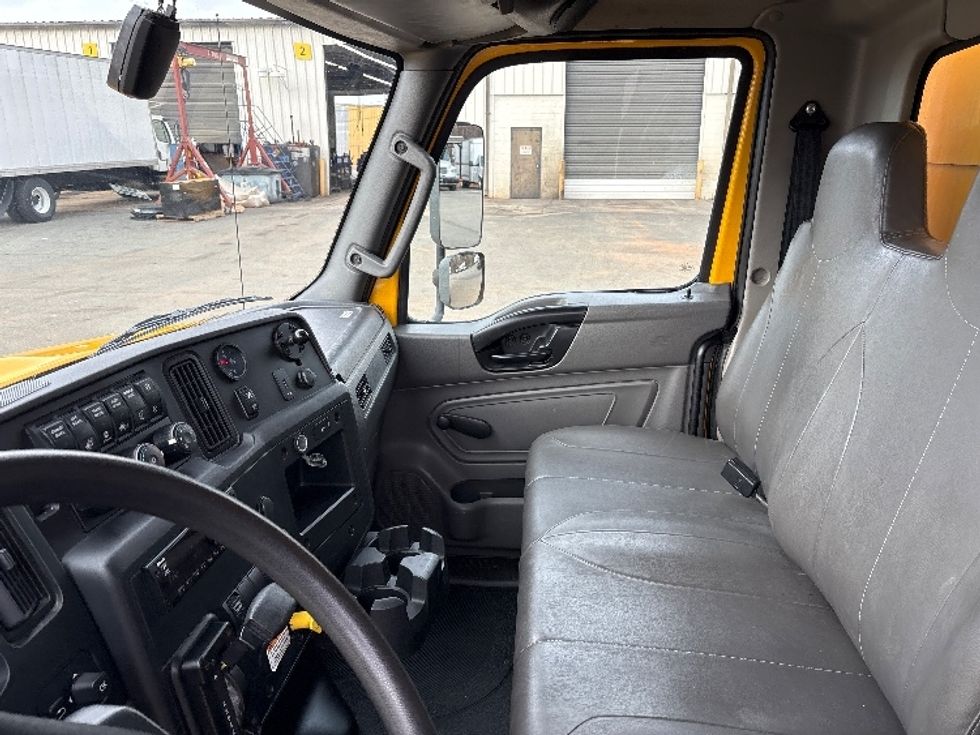 Medium Duty Box Truck-Light and Medium Duty Trucks-International-2021-MV607-Mebane-NC-170,637\n\t\tmiles-$ 47,750 - Image 18