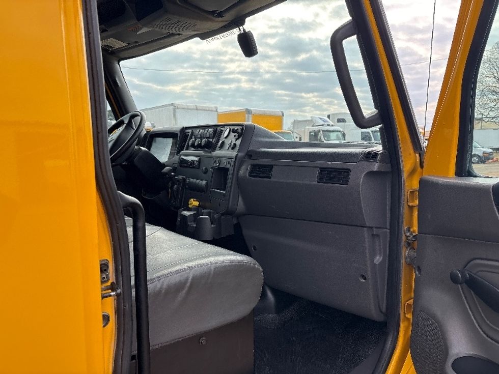 Medium Duty Box Truck-Light and Medium Duty Trucks-International-2021-MV607-Mebane-NC-170,637\n\t\tmiles-$ 47,750 - Image 19